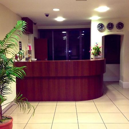 Grosvenor Hotel Rugby Bagian luar foto