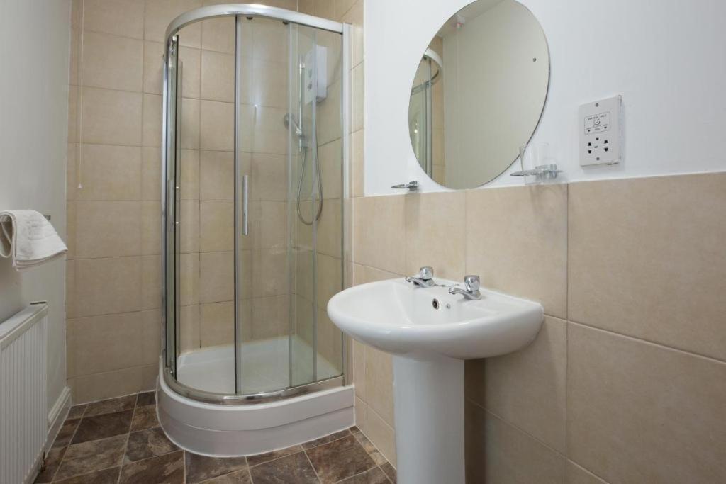 Grosvenor Hotel Rugby Bagian luar foto