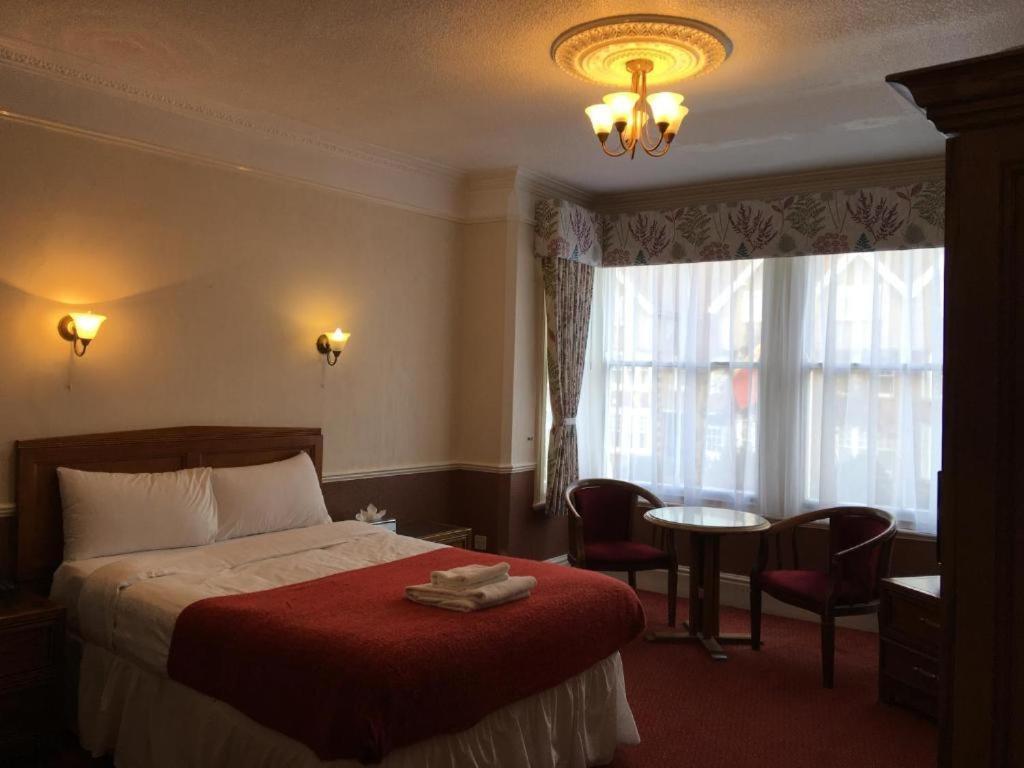 Grosvenor Hotel Rugby Bagian luar foto