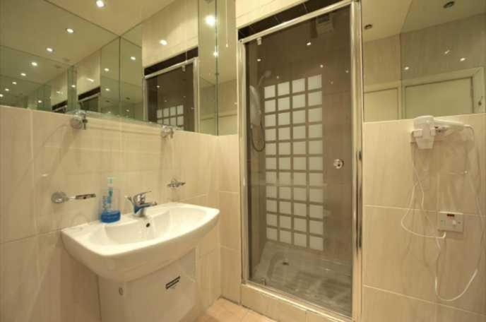Grosvenor Hotel Rugby Bagian luar foto
