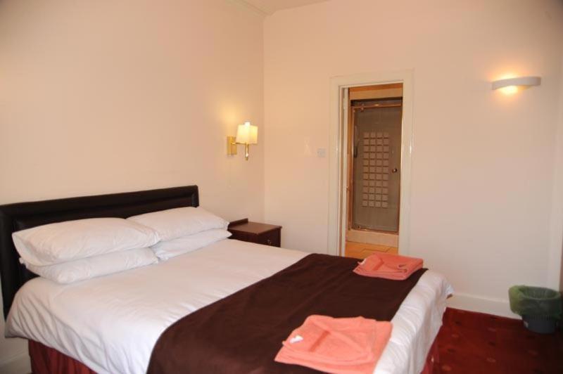 Grosvenor Hotel Rugby Bagian luar foto