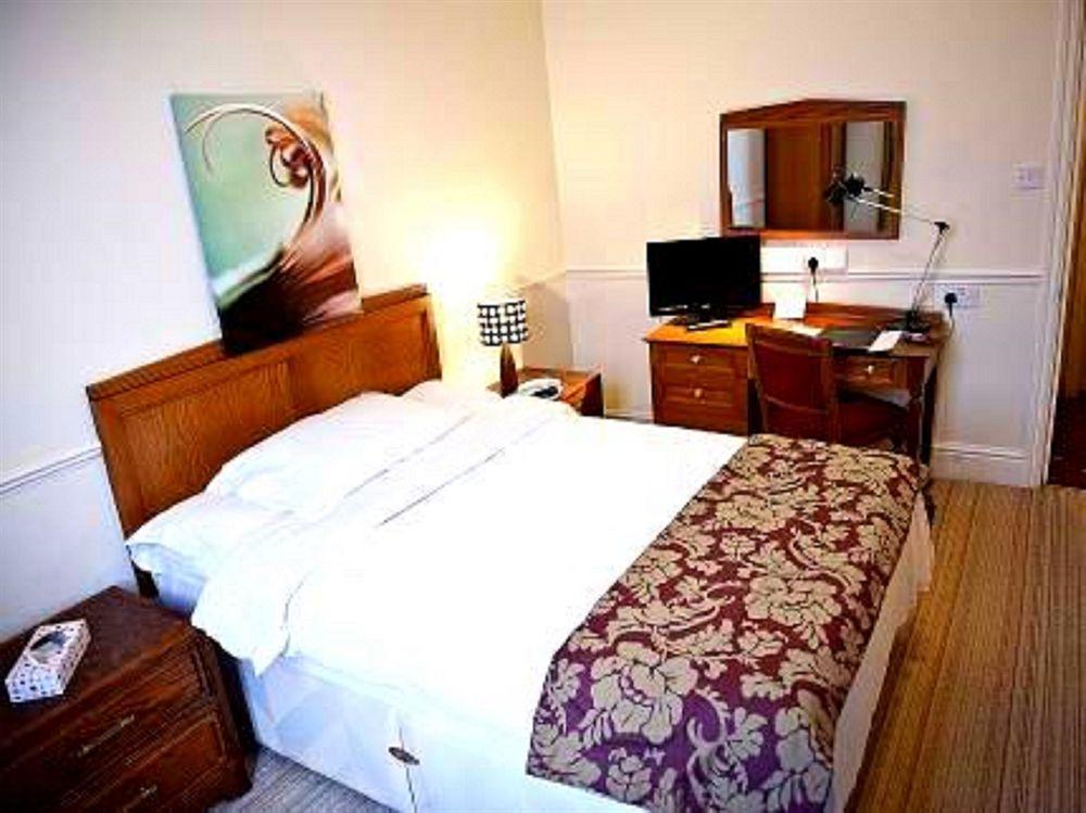 Grosvenor Hotel Rugby Bagian luar foto