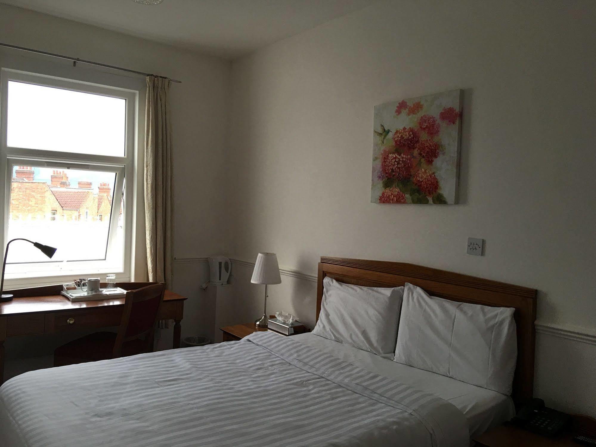 Grosvenor Hotel Rugby Bagian luar foto